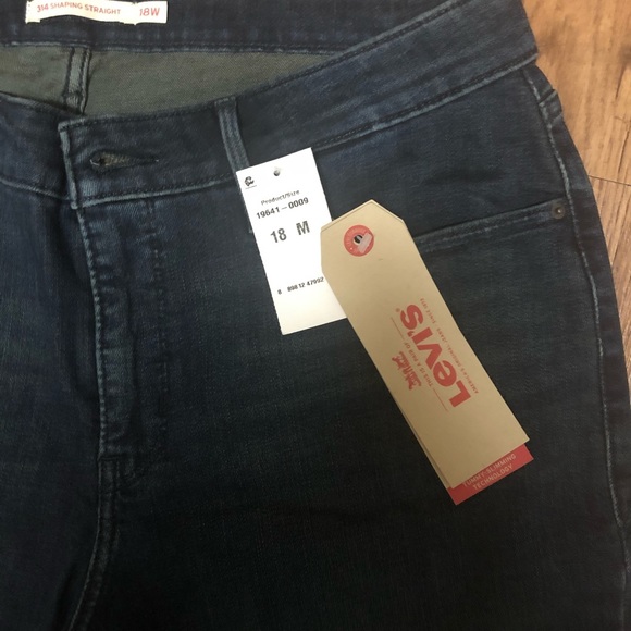 NWT- 314 Levis PLUS  SHAPING PLUS JEANS - Picture 9 of 15